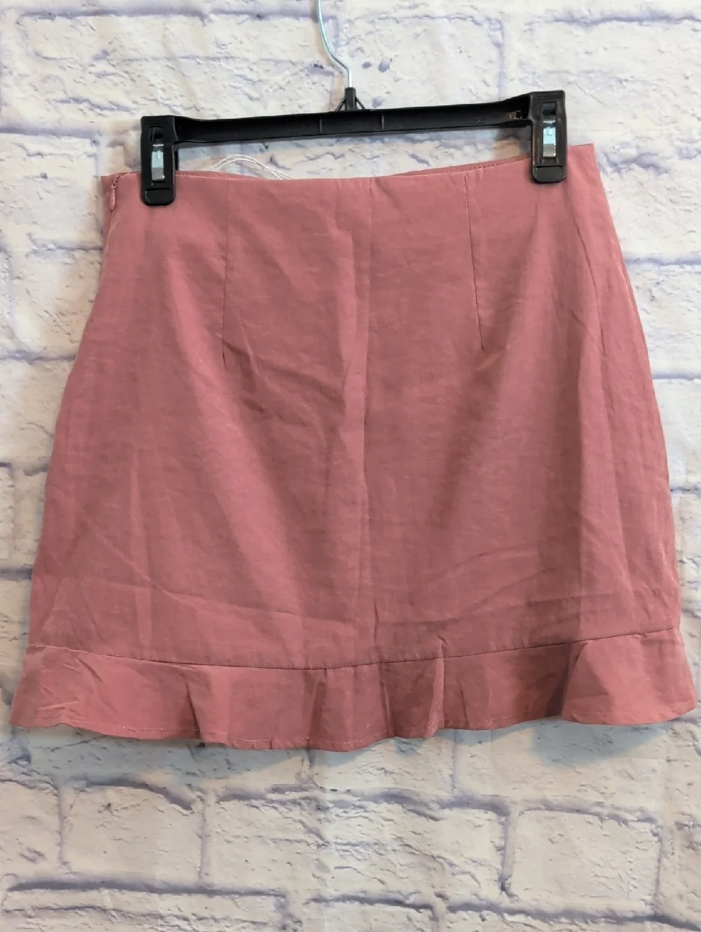 NWT Wild Honey Rose Pink Ruffle Hem Mini Skirt - Size Medium - Picture 2 of 5